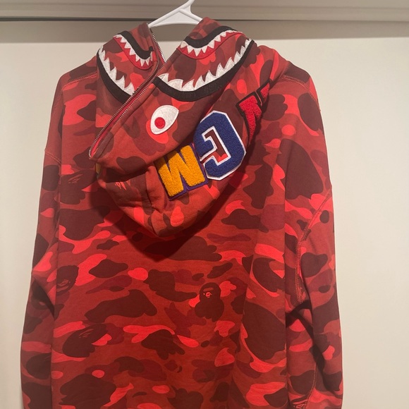 Bape red shark hoodie - Picture 2 of 6